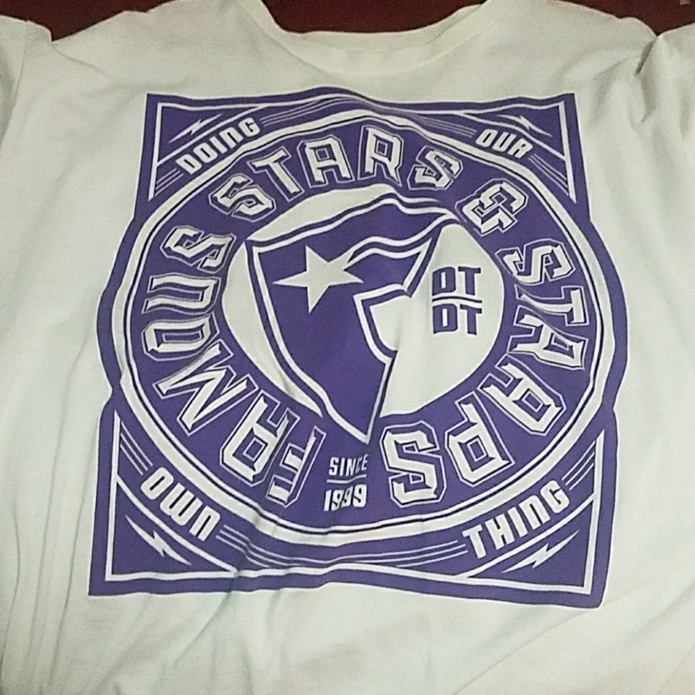 Tee shirt